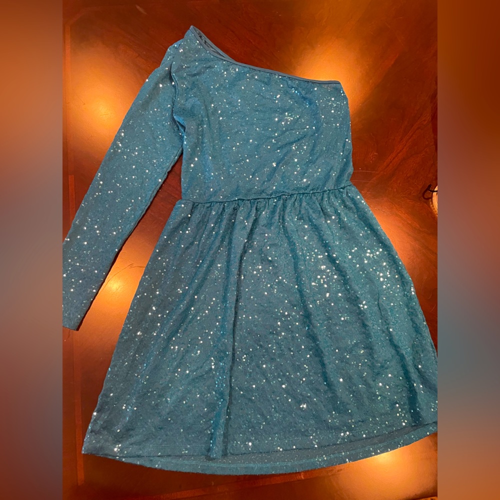 Asymmetrical one-sleeved cocktail dress, blue sequins, Size M, NWT